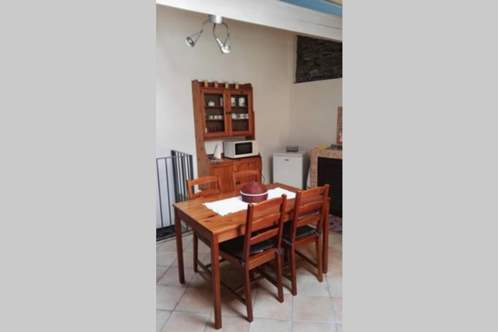 Alloggio Per Vacanze A Isolabona Bagian luar foto