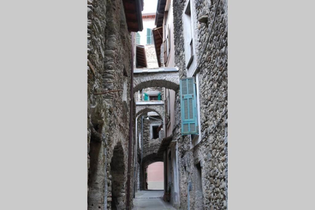 Alloggio Per Vacanze A Isolabona Bagian luar foto